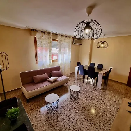 住宿加早餐酒店 Montse 萨拉戈萨